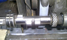 Grinding Cologne Camshaft.